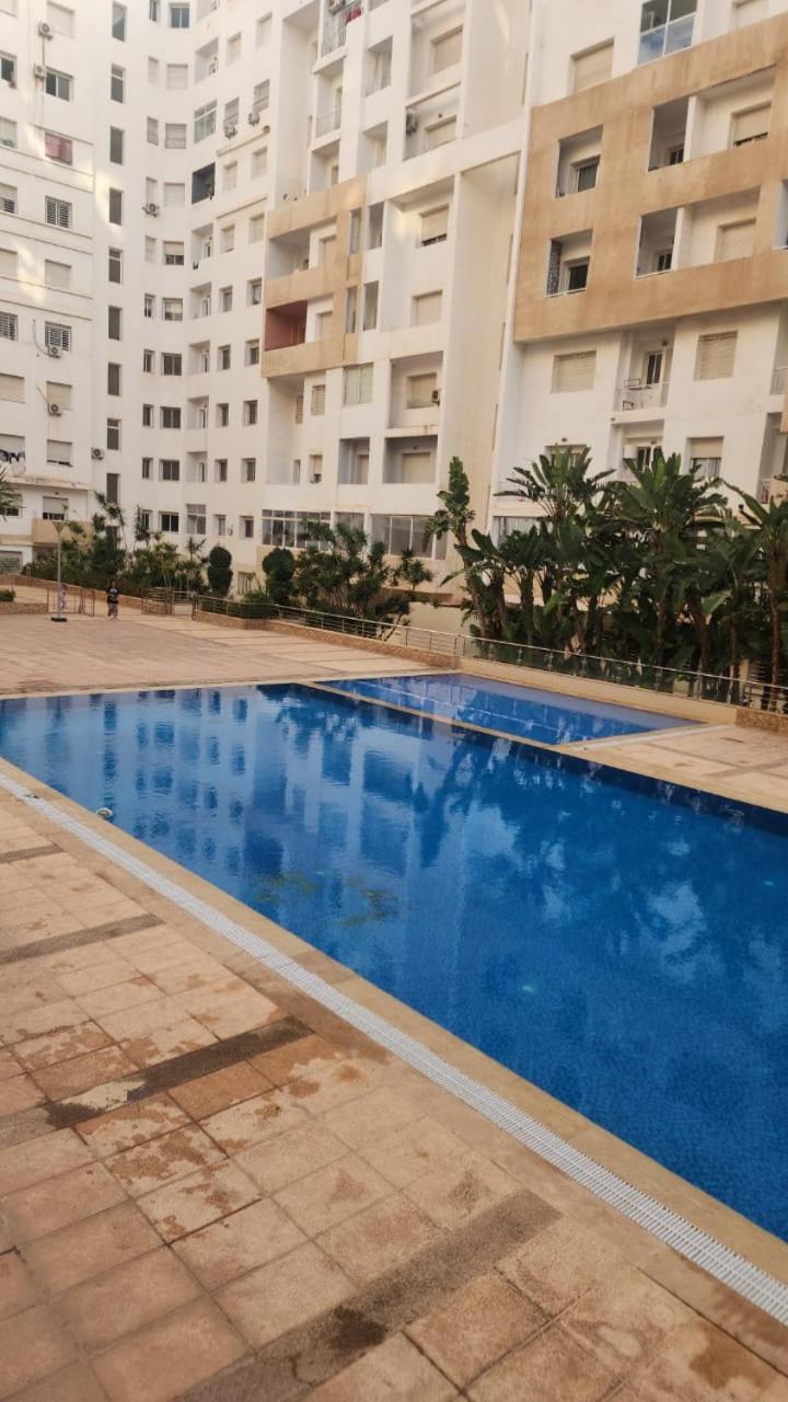 إسلان بمسبح Apartment